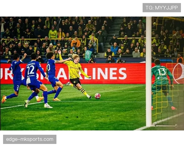 欧洲杯赛场风云突变：乌龙球成为左右胜负的关键转折